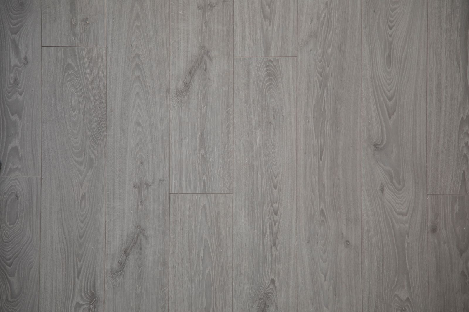 Détail de lames PVC clipsables grises